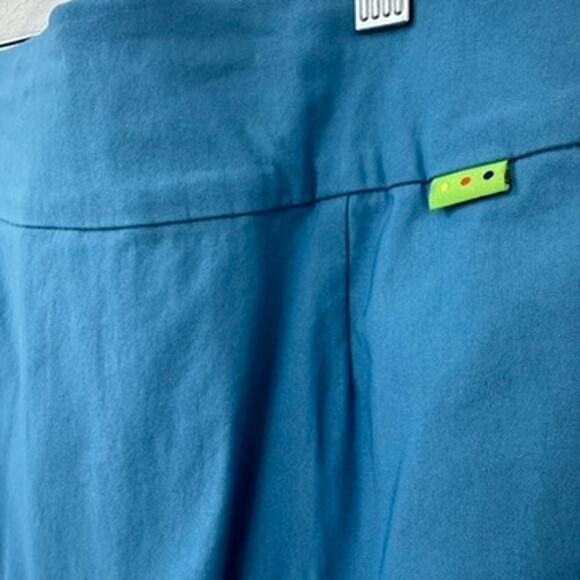 Swing Control Skirt with Built-In Shorts - Size 6 - Picture 6 of 7